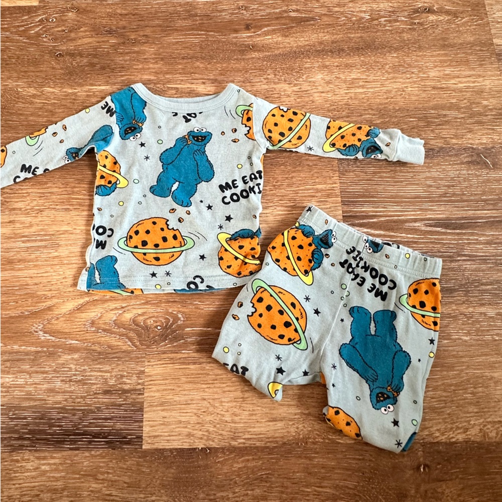 Sesame Street- Cookie Monster PJS 18 months